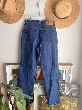 90s vintage Levi’s 550 Relaxed Fit jeans dating to August 1999 🤍